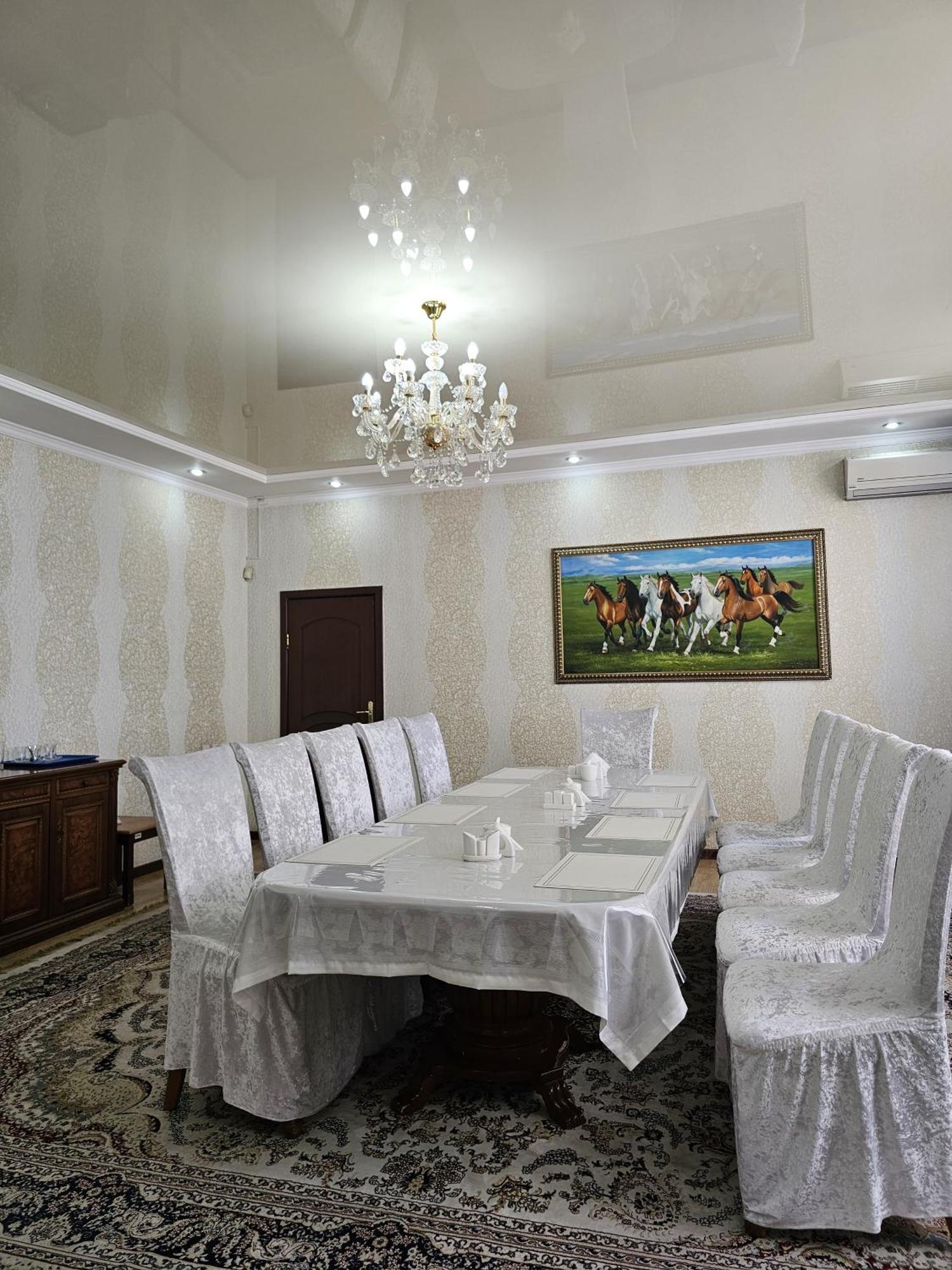 Yassy Hotel,