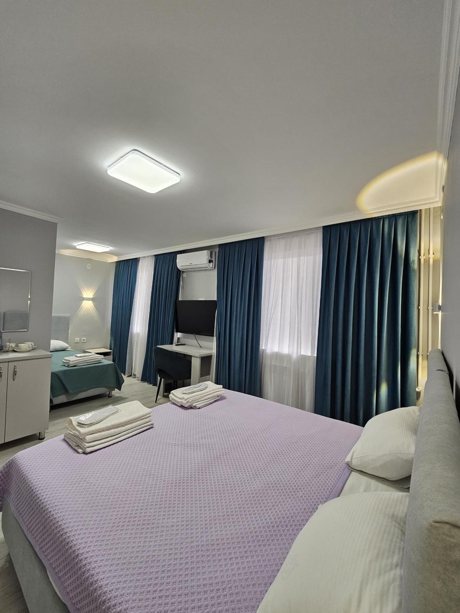 Yassy Hotel,